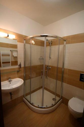 2 twin beds