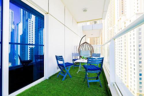1BR Luxury Apartment close to JBR Beach Marina - image 4