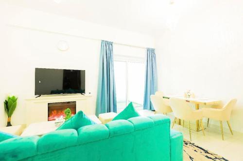 1BR Luxury Apartment close to JBR Beach Marina - image 3