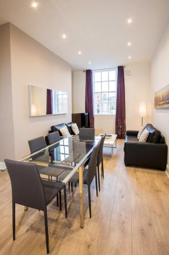 Temple Bar Essex Street Apartments - image 8