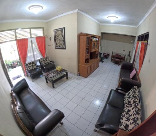 Two-Bedroom House image 1