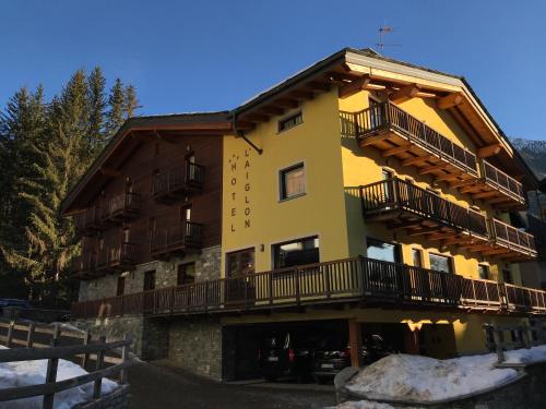 Hotel L' Aiglon 2