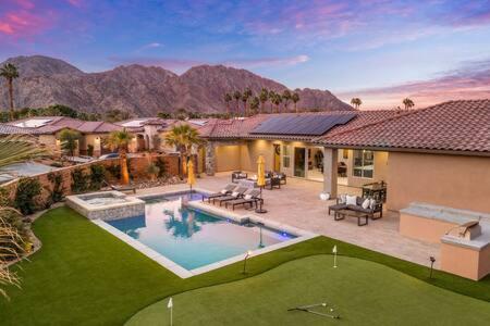 Desert Rad Private Pool Spa Putting Green BBQ