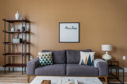 Inglewood 1br w sundeck clubhouse nr shopping LAX-1159 in Inglewood, USA