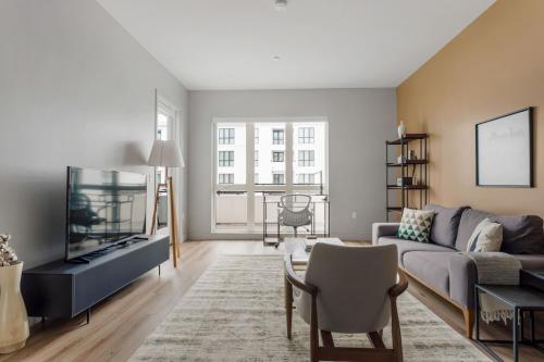 Inglewood 1br w sundeck clubhouse nr shopping LAX-1159 in Inglewood, USA