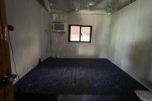 2 double beds, 1 futon bed