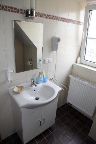 Single Room image 2