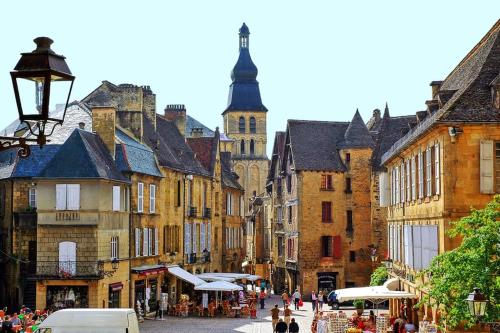 Hostelerie du Presidial : 3chbres/3sdb de standing au coeur de la citée de Sarlat - Location saisonnière - Sarlat-la-Canéda