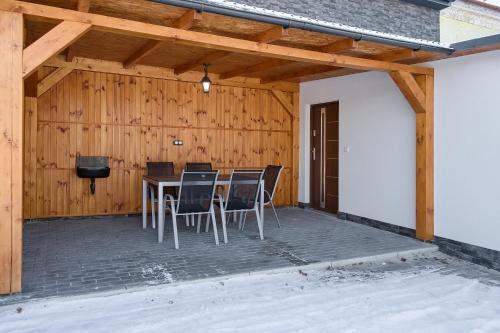 Balcony/terrace, Apartmenty u Sipku OSTRAVA in Vresina
