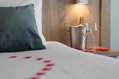 Beach Hotel I Kloeg Collection - image 12