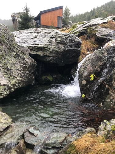 Cabin on a Rock - Mountain Escape