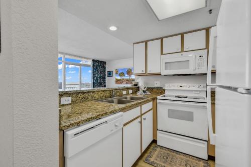 2BR Condo with Ocean View