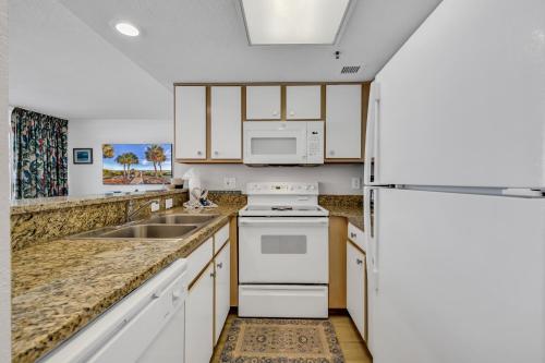 2BR Condo with Ocean View