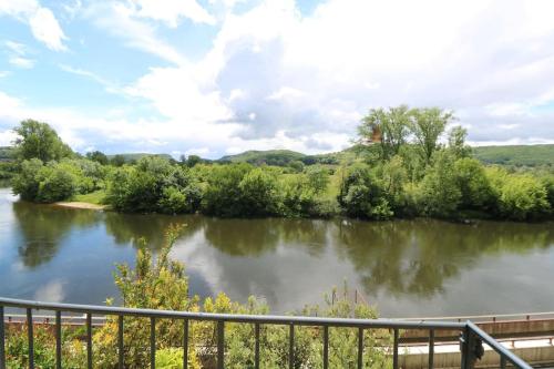 COSTA DEL PORTE : Maison de charme au coeur du village classé de Beynac avec vue*****