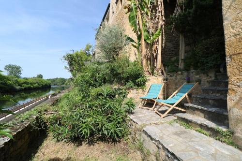 COSTA DEL PORTE : Maison de charme au coeur du village classé de Beynac avec vue*****