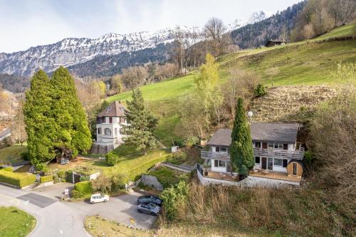 Exterior view, Bijou Lake Side Terrace - Panorama-Terrasse mit Seeblick in Leissigen