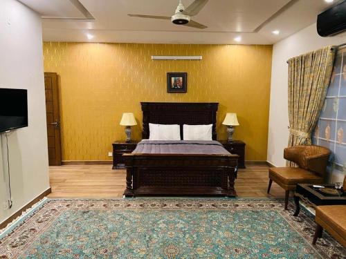 The Family House-Genuine Family only - image 2