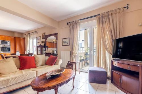 4 Bedroom Panoramic Apartment in Heraklion gîte à louer Mastambás