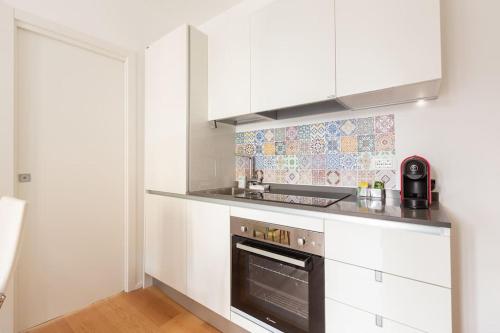 EasyTopStay - Porta romana Urban Chic - Tap to explore photos