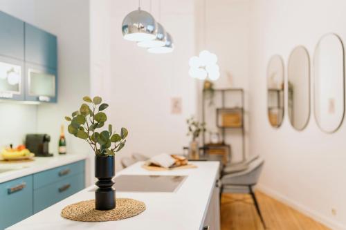 NEW Urban Oasis - Sleek Apartment BY HOMLEY - image 13
