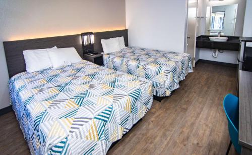 2 double beds