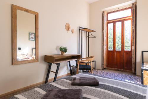 Deluxe Double Room with Extra Bed image 10