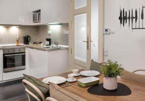 4 Arts Suites - image 9