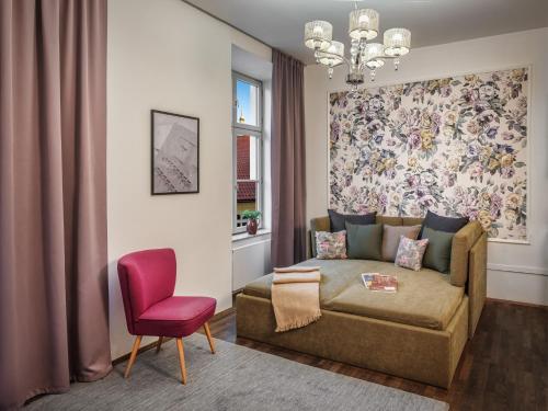 4 Arts Suites - image 3