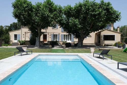 typical provencal mas with heated pool, 10 people, in the countryside of cavaillon, luberon, provence. - Location saisonnière - Cavaillon