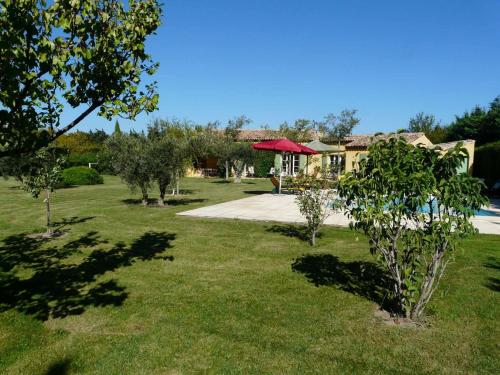 nice family vacation house with heated swimming pool, in mouries, alpilles areas 10 persons