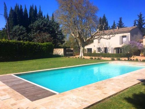 Provencal farmhouse, pool, pool house, countryside Plan d?Orgon, Provence - 8 people - Accommodation - Cavaillon