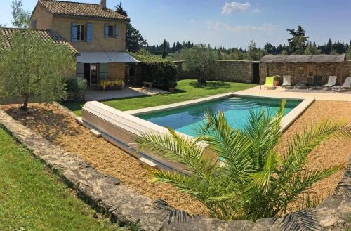 Typical Provencal bastide, built of local stones, in the Luberon in Cheval-Blanc with secured pool and wifi -sleeps 6 people. - Accommodation - Cheval-Blanc