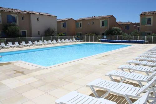 pleasant gîte, with collective heated swimming pool, in the heart of the alpilles in mouriès, 4/6 people.