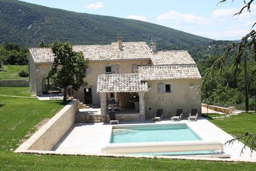 very beautiful and charming 18th century estate in bonnieux, luberon area, in provence - 8 personnes - Location saisonnière - Bonnieux