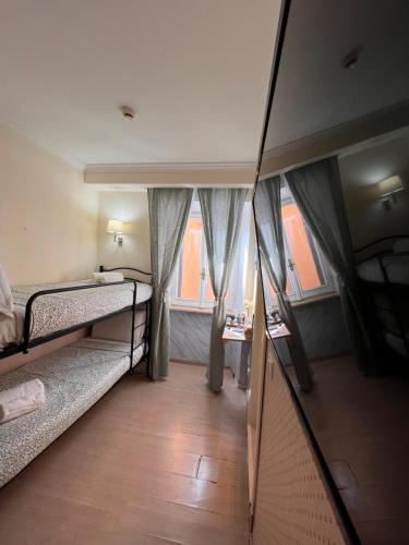 Booking House Rome - image 12