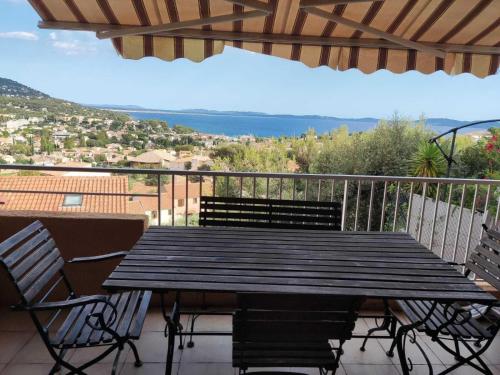 2-room apartment with a magnificent view of the sea, in carqueiranne in the var, 12km from the isles de porquerolles boarding port – 2/4 people