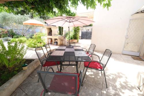 pleasant holiday rental with swimming pool, in moulès, near arles, between the camargue and the alpilles – 6 people