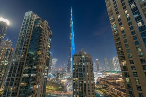 Astonishing 2 bedroom apt full Burj Khalifa view, Dubai