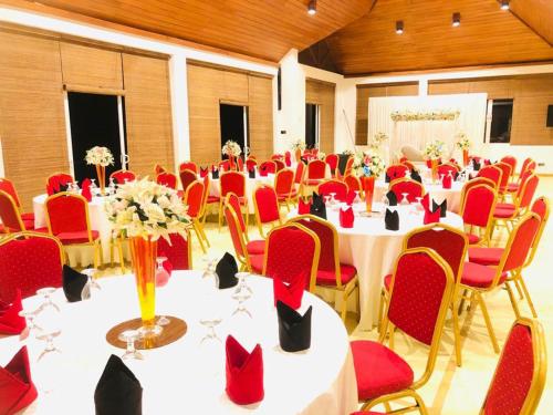 Serenemo Eco Resort in Pundaluoya