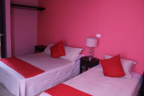 1 double bed, 1 twin bed
