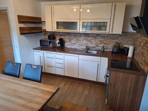 Konyha, Ferienwohnung Koller in Lam