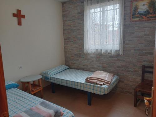 2 twin beds