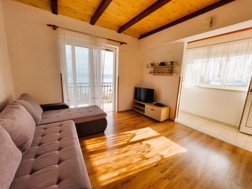 2 bedrooms, 4 beds