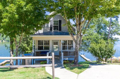 . House #05 Reel'M Inn (No Pets) Private Pier