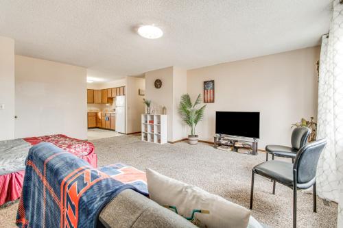 Savoy Apartment about 4 Mi to University of Illinois!