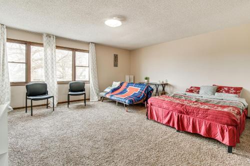 Savoy Apartment about 4 Mi to University of Illinois!