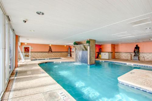 2BR Condo with Ocean View - 수영장