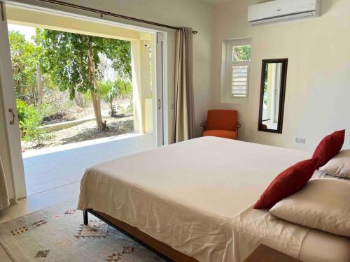 Aruanda Apartment - perfect get-away for two at the top of Bequia