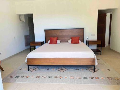 Aruanda Apartment - perfect get-away for two at the top of Bequia