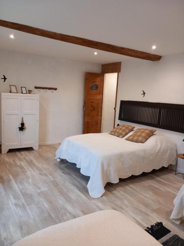Les Tilleuls Room Type - Family Room with Private Bathroom Les Tilleuls Room Type - Family Room with Private Bathroom